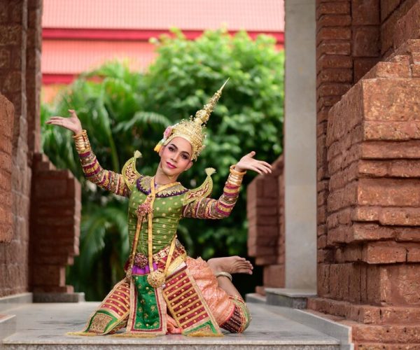 thailand-dancing-masked-khon-performances-with-ancient-temple_1150-51668